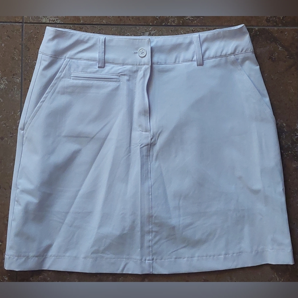 Jones Co white Skort sz 4